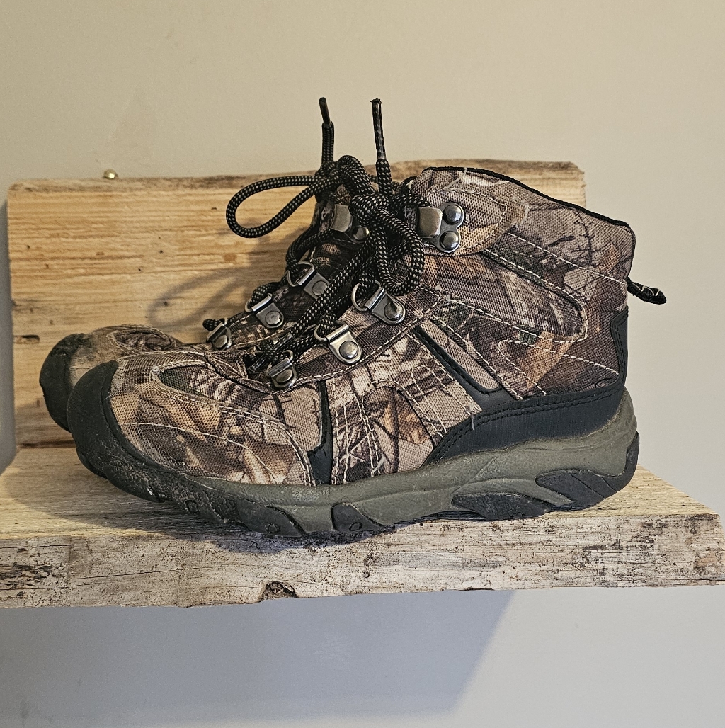 Youth Size 1 Camoflauge Hiking Boots Unbranded
